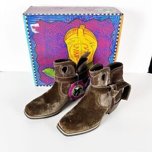 NWT Justin Boots Elana Brushed Velvet Square Toe Ankle Boots Size 7.5
